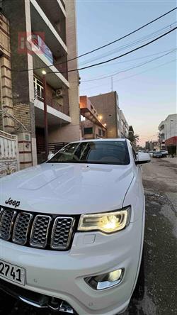 جیپ گراند شیرۆکی